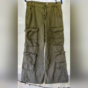 H&M Green Cargo Pants with Durable Cotton Fabric
